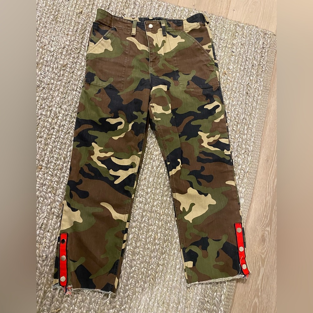 Veronica Beard size 28 Gisela 10.5 straight. Flap pockets on back. Brand new